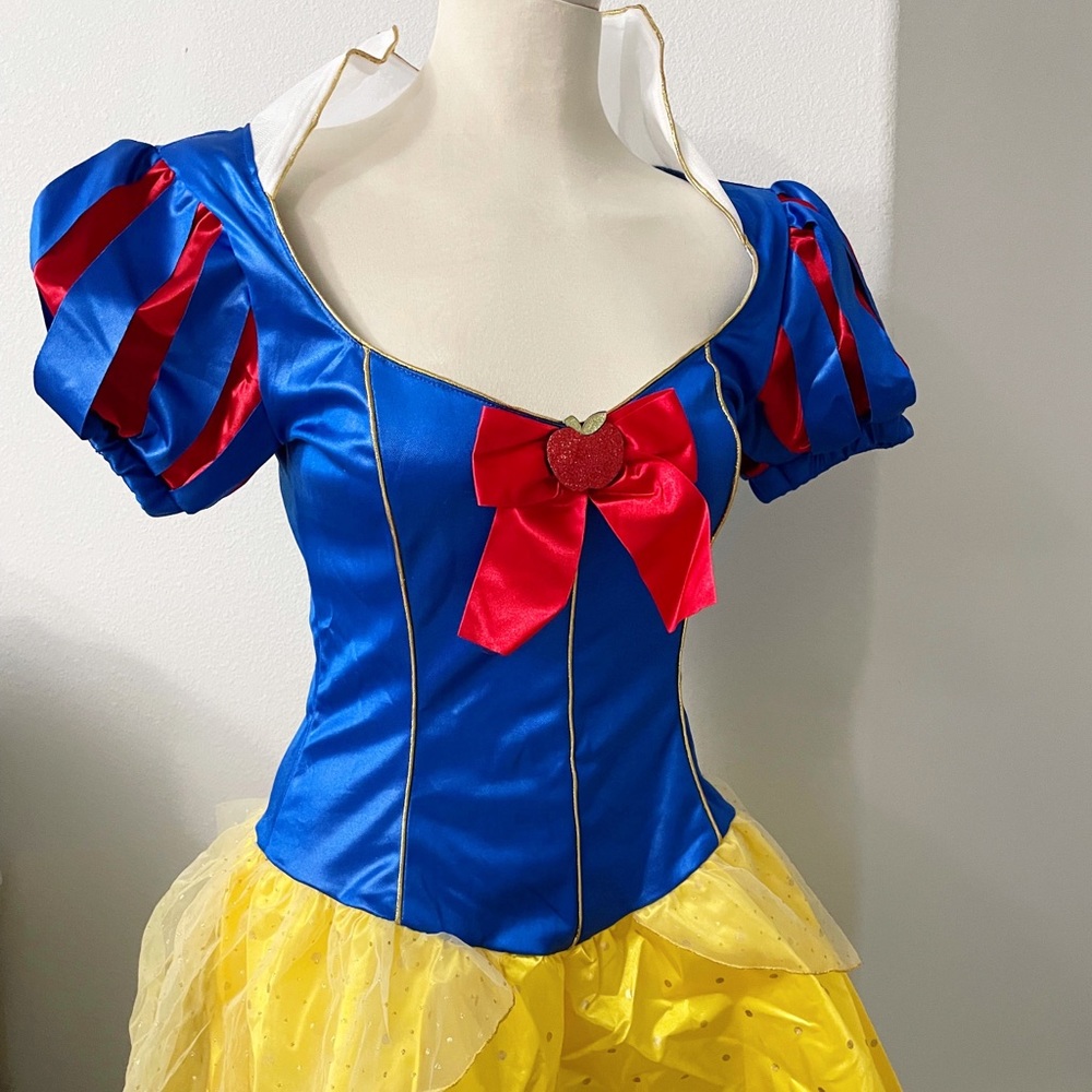 Leg Avenue Classic Snow White Costume S Halloween
